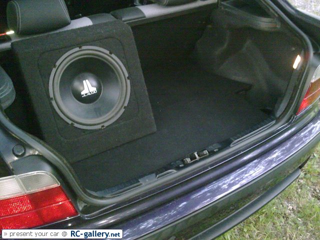 E36 Compact Doppelboden - Fotos von CarHifi & Multimedia Einbauten